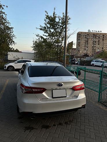 rav 4 2025: Toyota Camry: 2020 г., 2.5 л, Автомат, Гибрид, Седан — 2