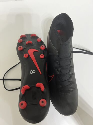 обувь с америки: Футбольные бутсы Nike Mercurial . Оригинал 38 размер почти новый