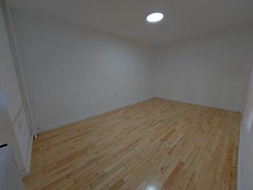 Prodaja stanova: Prodajem dvoiposoban stan 51m2. Stan se sastoji se od dnevnog boravka — 4