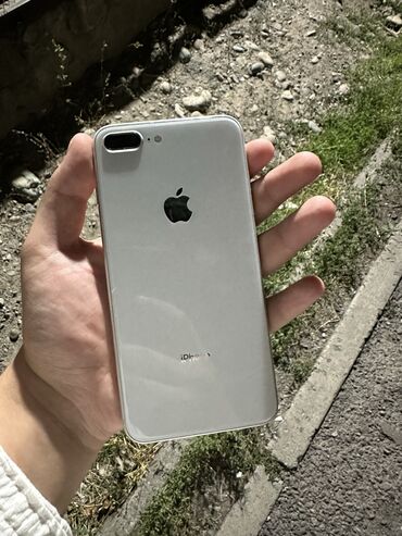 Apple iPhone: IPhone 8 Plus, Б/у, 256 ГБ, Белый, Защитное стекло, Чехол, 74 %