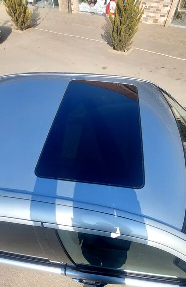 Mercedes-Benz: Mercedes-Benz E 240: 2.4 l | 2000 il Sedan — 5