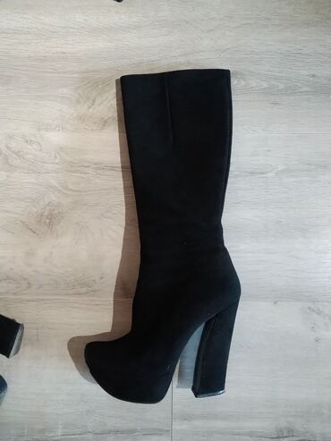 Сапоги: Сапоги деми, натуральная замша. Marco Pini оригинал. Размер 37. Высота at lalafo.kg — 10 Сапоги: Сапоги деми, натуральная замша. Marco Pini оригинал. Размер 37. Высота — 10