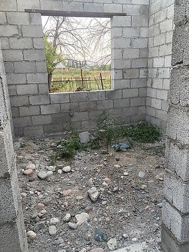 Продажа коттеджей и домов: 4 комнаты, 80 м², 6500 соток, Токмак, Собственник — 12
