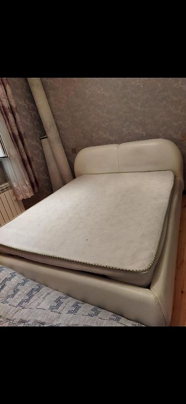 Çarpayılar: Yataq. 800₼ alınıb2 il əvvəl. çox az istifadə olunub .Bazalıdır — 3