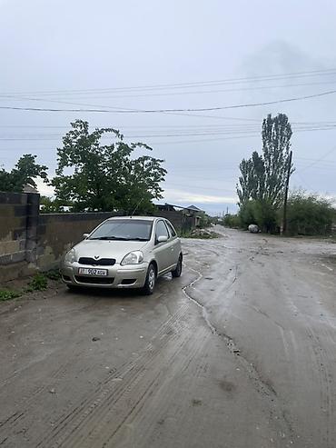 Toyota Vitz: 2002 г., 1.6 л, Автомат, Бензин