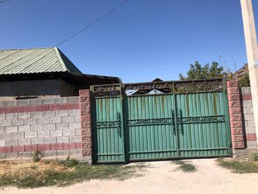 продаю дом в бишкеке: Үй, 80 кв. м, 3 бөлмө, Кыймылсыз мүлк агенттиги, Косметикалык оңдоо