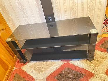 TV altlığı: Qara şüşə TV stendi - Material: qalın temperli qara şüşə və metal — 3