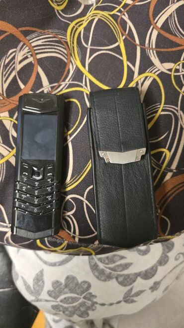 Vertu: Vertu Signature Touch, rəng - Qara