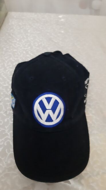tek pencekler kisi ucun: Volkswagen emblemli beysbolka. Materialı: pambıq. Rəngi: tünd göy. Əla