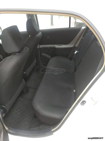 Toyota: Toyota Yaris: 1.3 l. | 2011 έ. Χάτσμπακ — 10