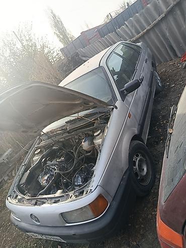Volkswagen Passat: 1989 г., 1.8 л, Бензин, Седан — 4