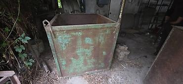 лист 4мм: Металлический ящик, размером 0.90 x 0.95, толщина 6 мм — 1