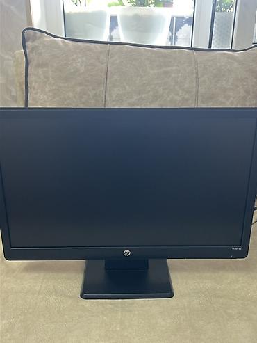 hp 22es: İki ədəd kompüter monitoru 1) HP W2072a - Ekran: 20" LCD (16:9) - — 5