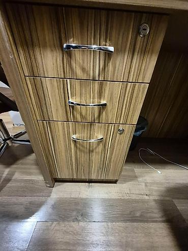 kompiter masası: Ofis iş masası – ağac teksturası ilə - Material: laminat/LDSP səth — 2