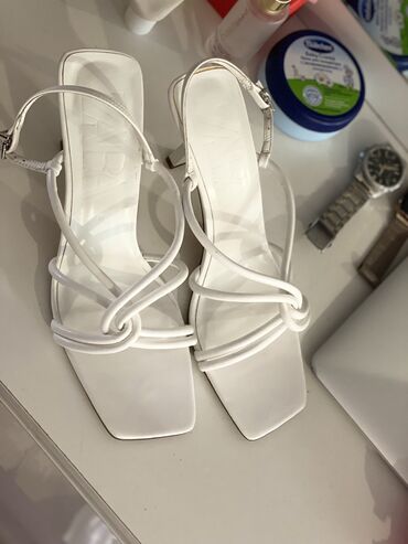 белая обувь: Туфли Zara, 40, цвет - Белый