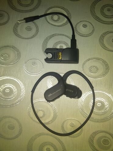 Mikrofonlar: Məhsul: Sony Walkman idman qulaqlığı mp3 pleyer 4gb (model NW-WS413)