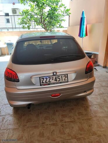 Peugeot 206: 1.4 l. | 2000 έ. | 194967 km. Κουπέ