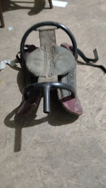 Товары и оборудование для с/х животных: Ээр,токум,тердик,ат жабуу,така мык,аркан,ремень,мешок,картошка — 5