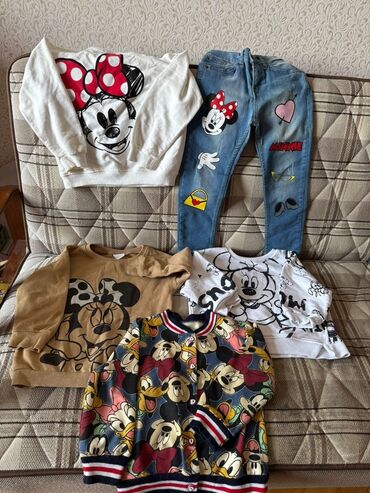 Koftalar, sviterlər: Uşaq geyim dəsti – Minnie Mouse və Disney temalı Tərkib: - 3 ədəd