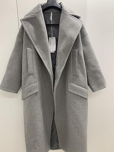 Женское пальто oversize, серое, длина миди. - Свободный прямой крой