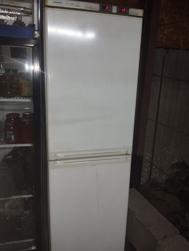 холодильный шкаф: Холодильник Siemens, Б/у, Двухкамерный, De frost (капельный), 60 * 195 * 65