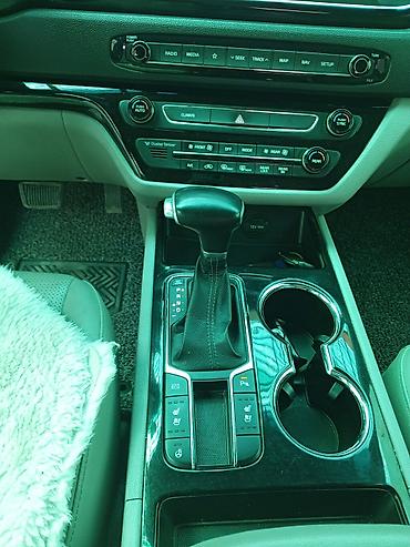 Kia: Kia Carnival: 2019 г., Минивэн — 9