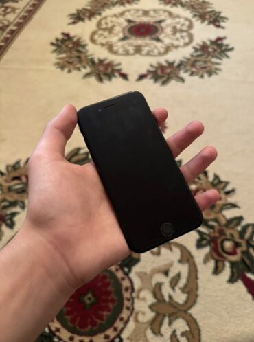 en ucuz iphone x: IPhone 7, 32 ГБ, Черный, Отпечаток пальца, Беспроводная зарядка
