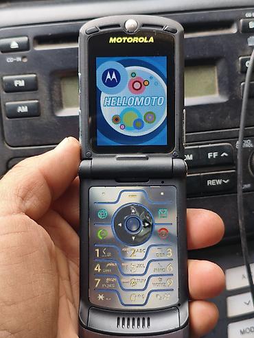 Мобильные телефоны и аксессуары: Motorola Razr2 V8, Б/у, цвет - Серый, 1 SIM — 2