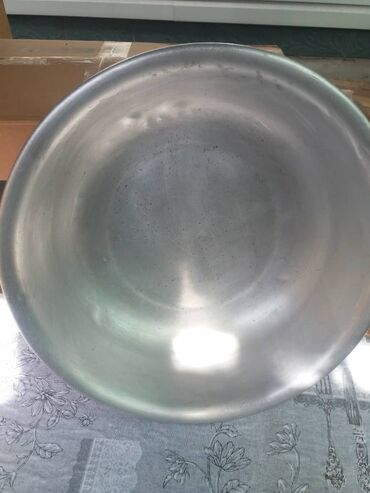 посуда бу: Алюминиевая чашка. В отличном состоянии. Объём 12литров