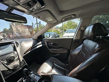 Hyundai: Hyundai Azera – biznes sinfi sedan Xüsusiyyətlər: - Korpusu: 4 qapılı — 8