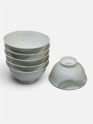 куплю круглый стол: Столовый сервиз из фарфора, с мраморным рисунком в нежно‑зелёных — 6