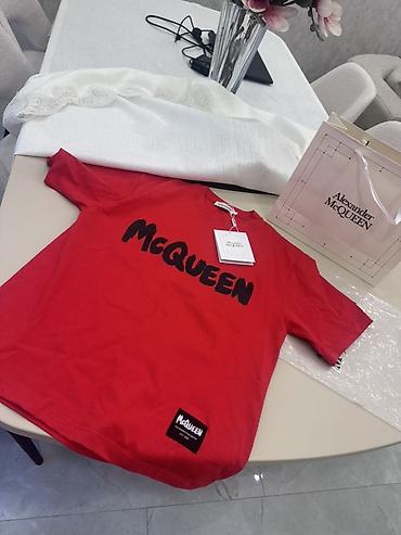 banner capı: Alexander McQUEEN T‑shirt Hediye gelib yeni S razmer oversize - — 4