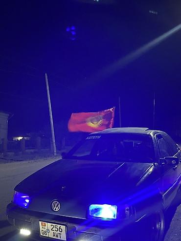 мотоцикл спорт байкер: Volkswagen Passat: 1989 г., 1.8 л, Кол менен иштөөчү, Бензин, Седан — 3