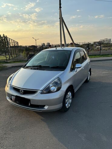 авто с последующим выкупом фит: Honda Fit: 2002 г., 1.3 л, Вариатор, Бензин, Седан