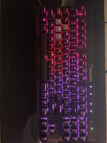 Skanerlər: Corsair markalı, QWERTY tipli və tam ölçülü, RGB işıqlandırmalı oyun