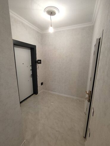 Uzunmüddətli kirayə mənzillər: Mənzil haqqında məlumat Tam təmirli, kombi var. Terraslı mənzildir — 4