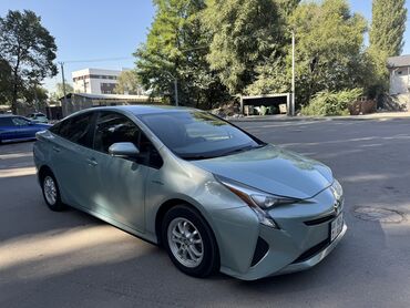 Toyota: Toyota Prius: 2017 г., 1.8 л, Вариатор, Гибрид, Седан