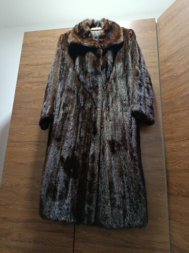 Krzneni kaputi: Raskosna bunda od nerca 40 — 9