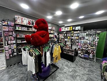 seel butik: Hazır Biznes Satılır! Qaraçuxur qəsəbəsində, insanların sıx hərəkət — 1