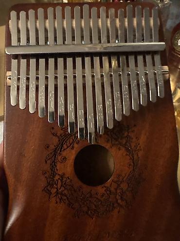 elektro gitara satisi: Kalimba (barmaq pianinosu) – taxta korpuslu, metal dillərlə — 5