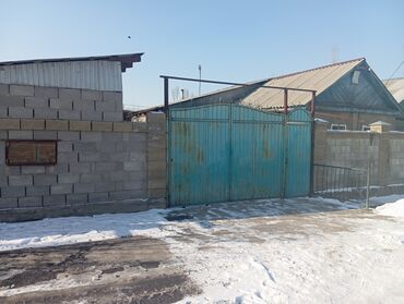 дом из сруба бишкек цена: 4 м², 4 комнаты, Требуется ремонт Без мебели