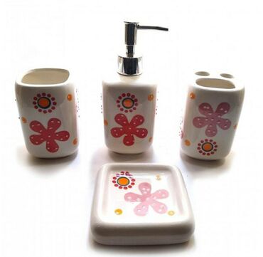 Darvazalar və aksesuarlar: Hamam desti. 4predmet, material keramika. Набор в ванную "Цветы"