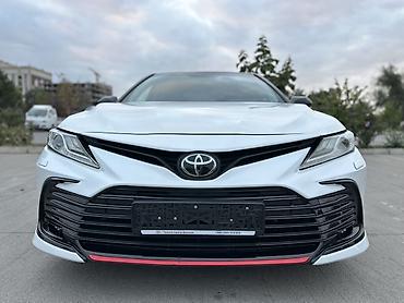 Toyota Camry: 2021 г., 2.5 л, Автомат, Бензин, Седан