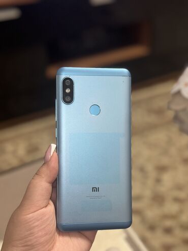 подставка для ноута: Redmi Note 5, 64gB. Работает, зарядка своя вместе входит, чехол