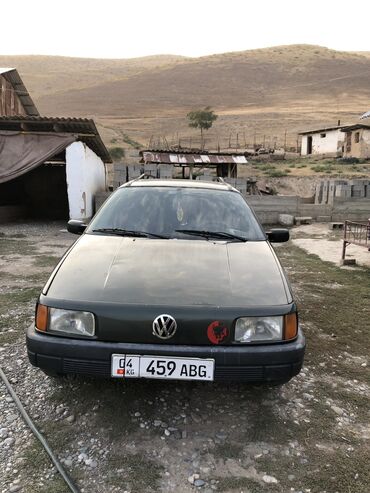 некия 1: Volkswagen Passat: 1989 г., 1.8 л, Бензин, Универсал