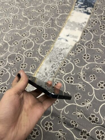 Apple iPhone: IPhone 13, 128 GB, Midnight, Face ID, Simsiz şarj — 12