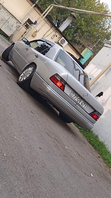 motor 2.2 mercedes: Mercedes-Benz E 220: 2.2 l | 1993 il Sedan — 6