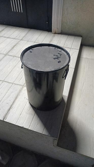 plasmas çənlər: Metall qapaqlı plastik çən/qutu - Material: qalın, möhkəm plastik — 1