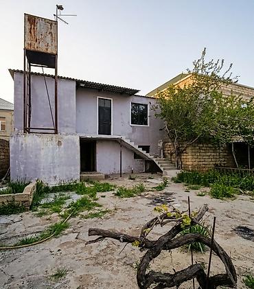 lokbatanda: 6 otaqlı, 150 kv. m, Kredit var, Orta təmir — 1
