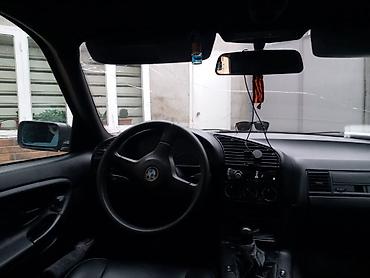 015 maşını: BMW 3 series: 1.6 l | 1993 il Sedan — 6